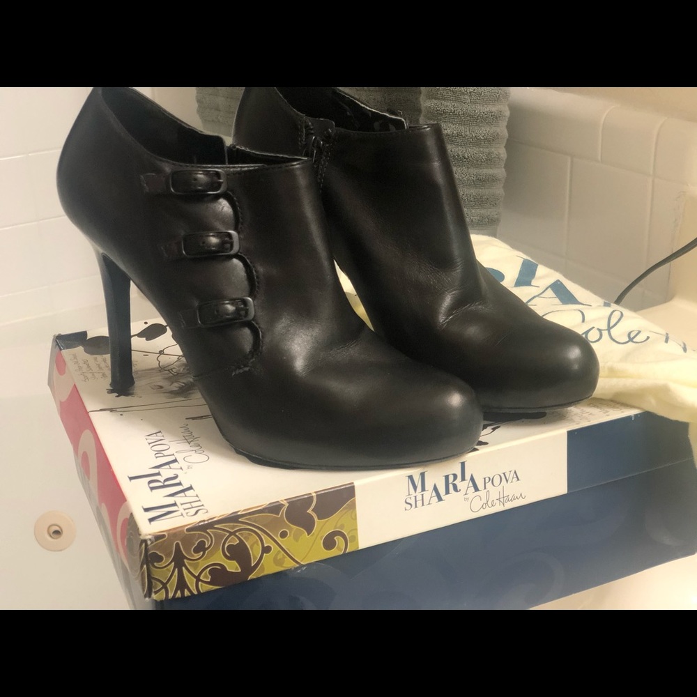 Cole Haan Size 9 Bootie Pump